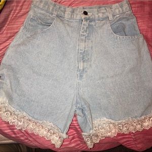 High Waist Flower Trim Shorts